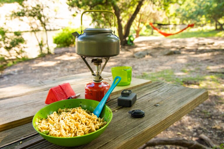 vegan backpacking meals of ramen and veggies